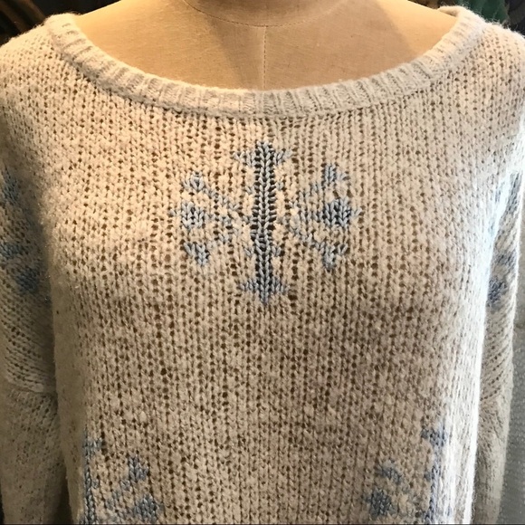 Wildfox Lennon distressed snowflake sweater - Picture 3 of 12